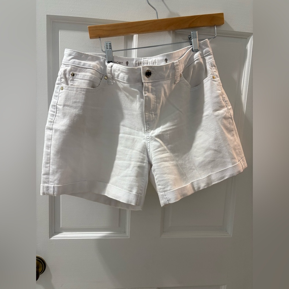 Jennifer Lopez boyfriend shorts